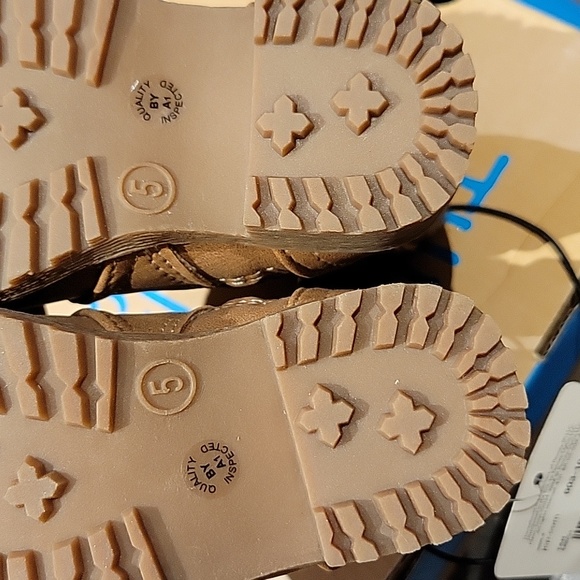 New in Box: ThereAbouts Toddler Girls Lil Piper Memory Foam Stacked Heel Boots - Picture 7 of 13